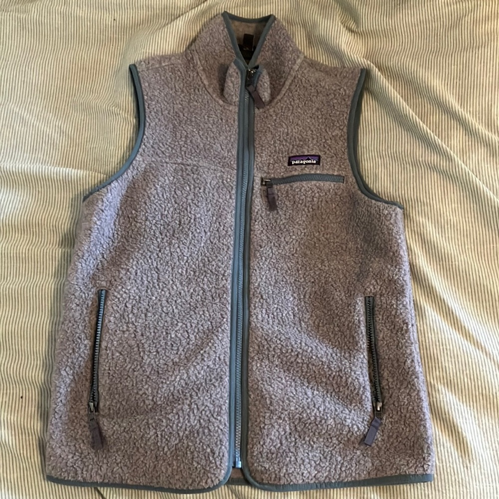 Grey Fleece Patagonia Vest— woman’s medium